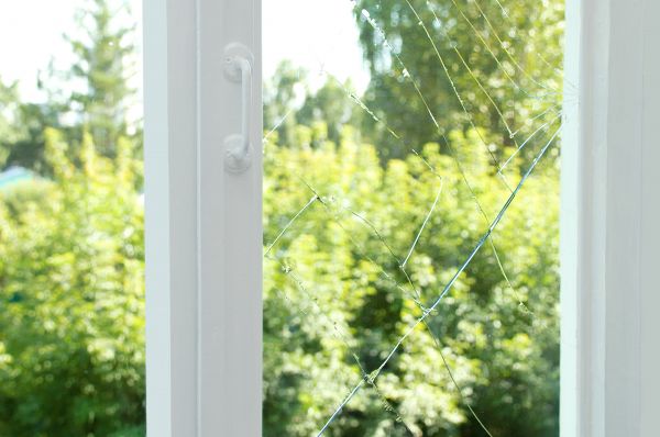 Cost of Cracked Window Repair in Overland Park