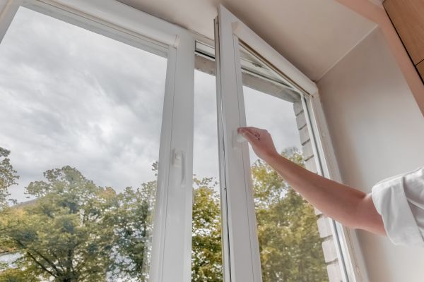 Cost of Vinyl Window Repair in Overland Park