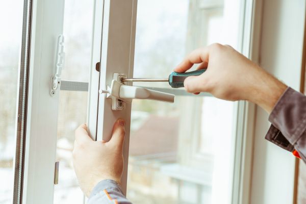 Cost of Apartment Window Repair in Overland Park